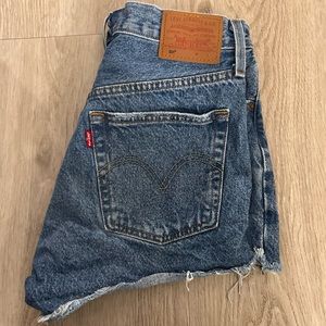 Levi's Women's Premium 501 Original Shorts Size 28